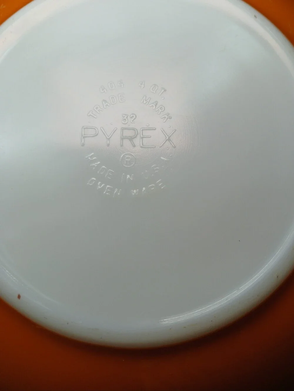 Pyrex Flameglo mixing bowl 4QT